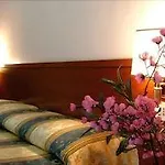 Maryelen 2 Hotel 3*